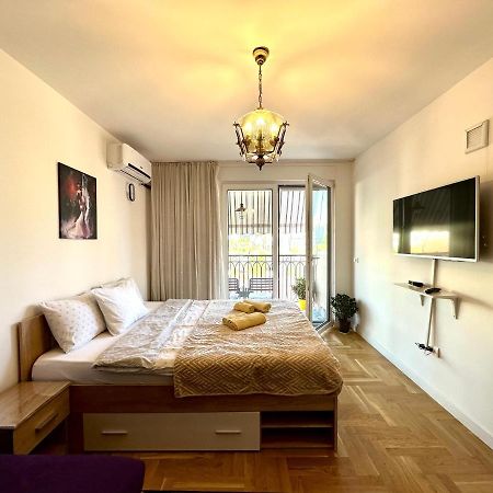 Yellowhouse Приштина Экстерьер фото