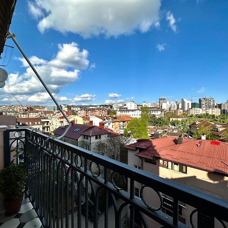 Yellowhouse Приштина Экстерьер фото