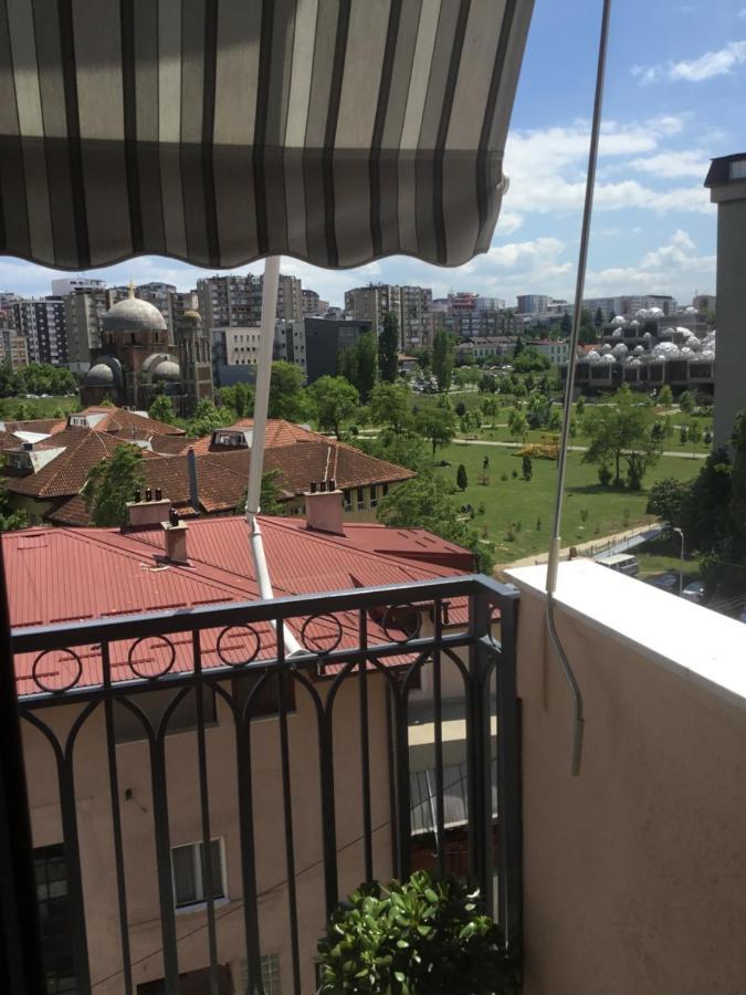 Yellowhouse Приштина Экстерьер фото
