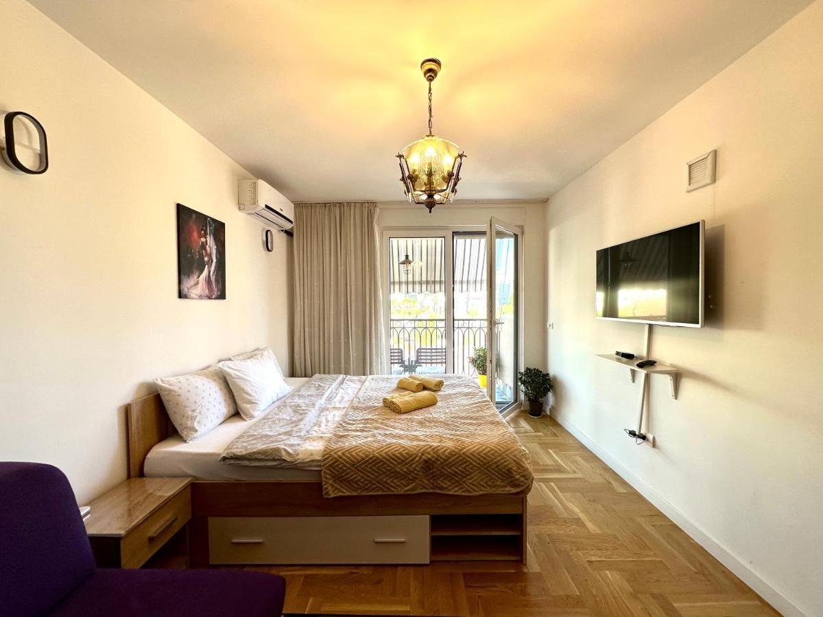 Yellowhouse Приштина Экстерьер фото