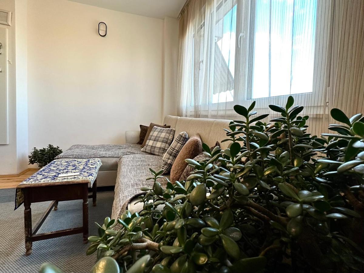 Yellowhouse Приштина Экстерьер фото