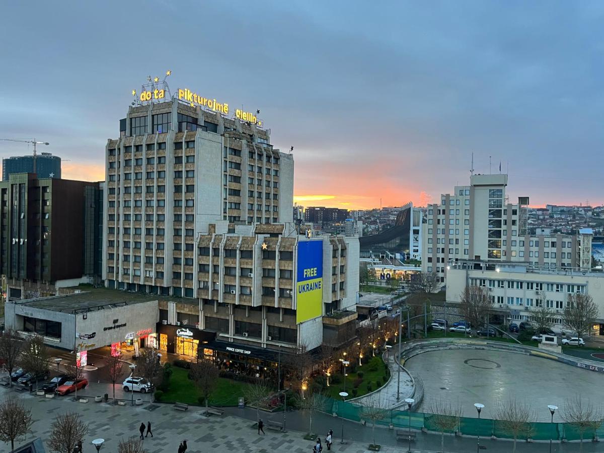 Yellowhouse Приштина Экстерьер фото